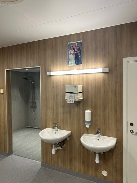 Fibo väggpaneler i omklädningsrummen på Årungen Rostadion